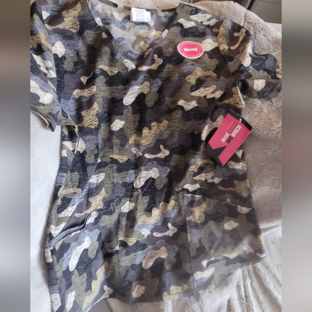 2 /$15 Scrubstar stretch scrub top medium